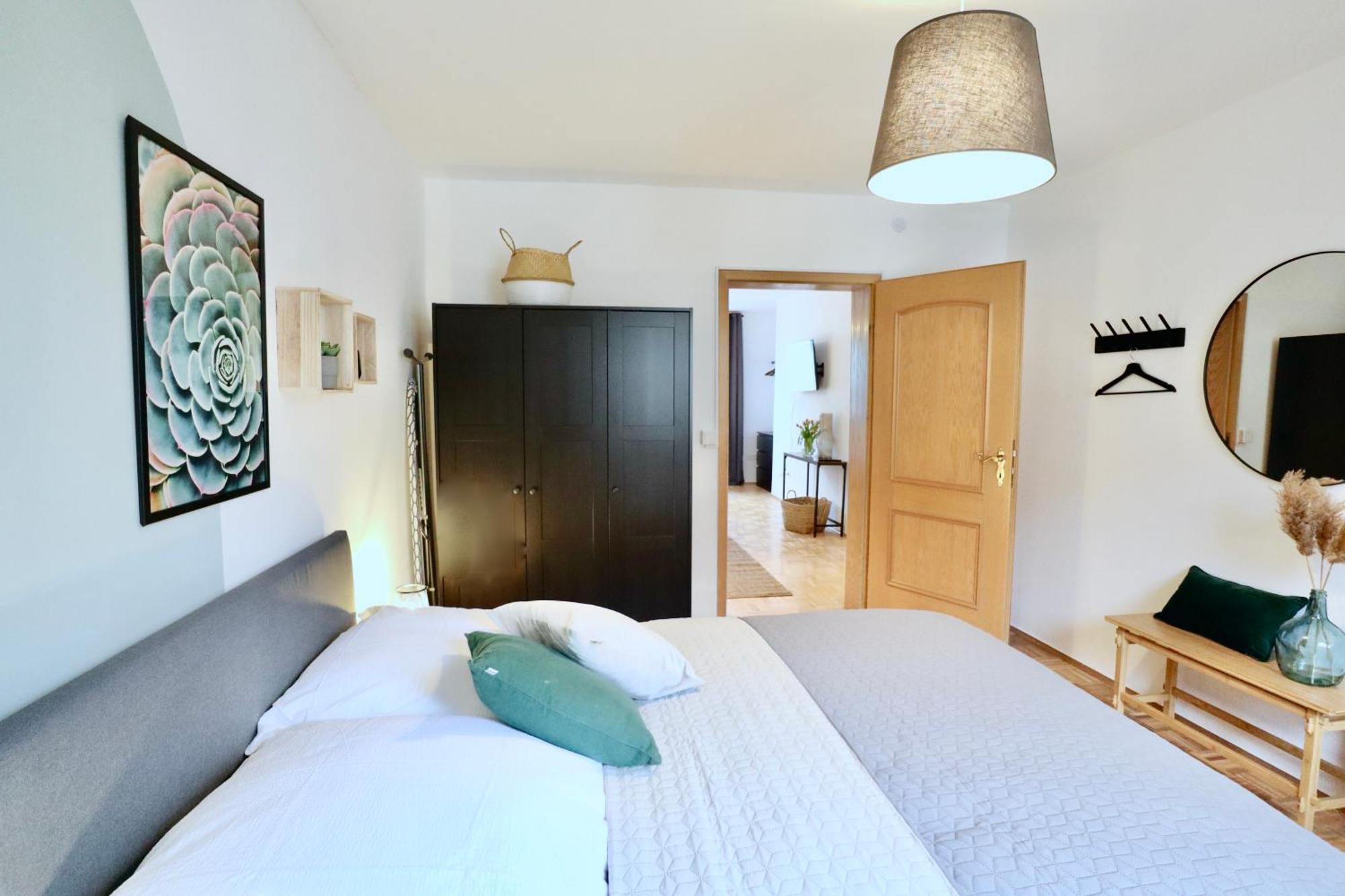 Sapphire Apartment: Free Parking + Netflix + Bathtub Essen Exterior foto
